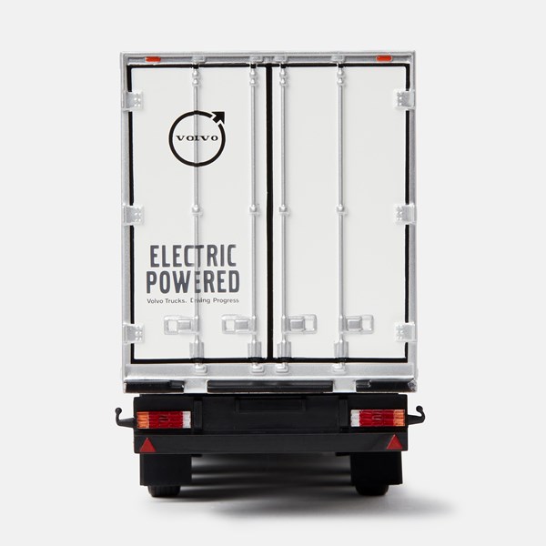 Volvo FH Aero Electric Tractor Trailer 1:43